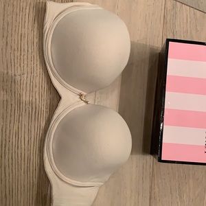 Victoria’s Secret t-shirt push-up bra